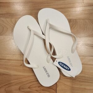 ⭐ Size 6, Old Navy Classic White Sandals